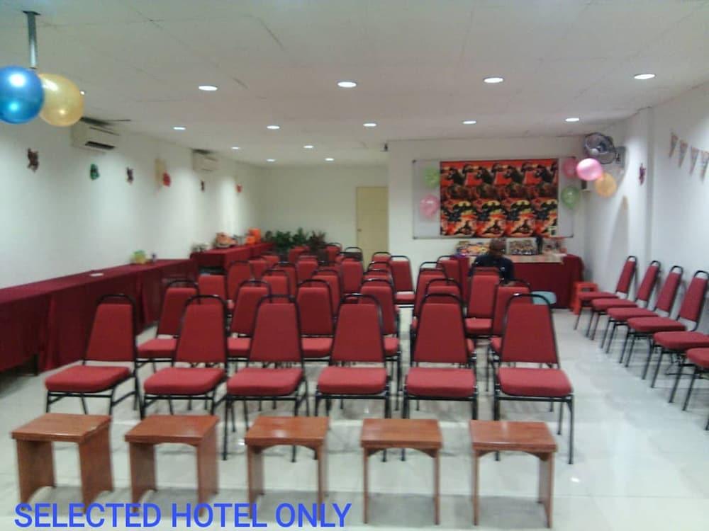 Sun Inns Hotel D'Mind Seri Kembangan Exteriér fotografie