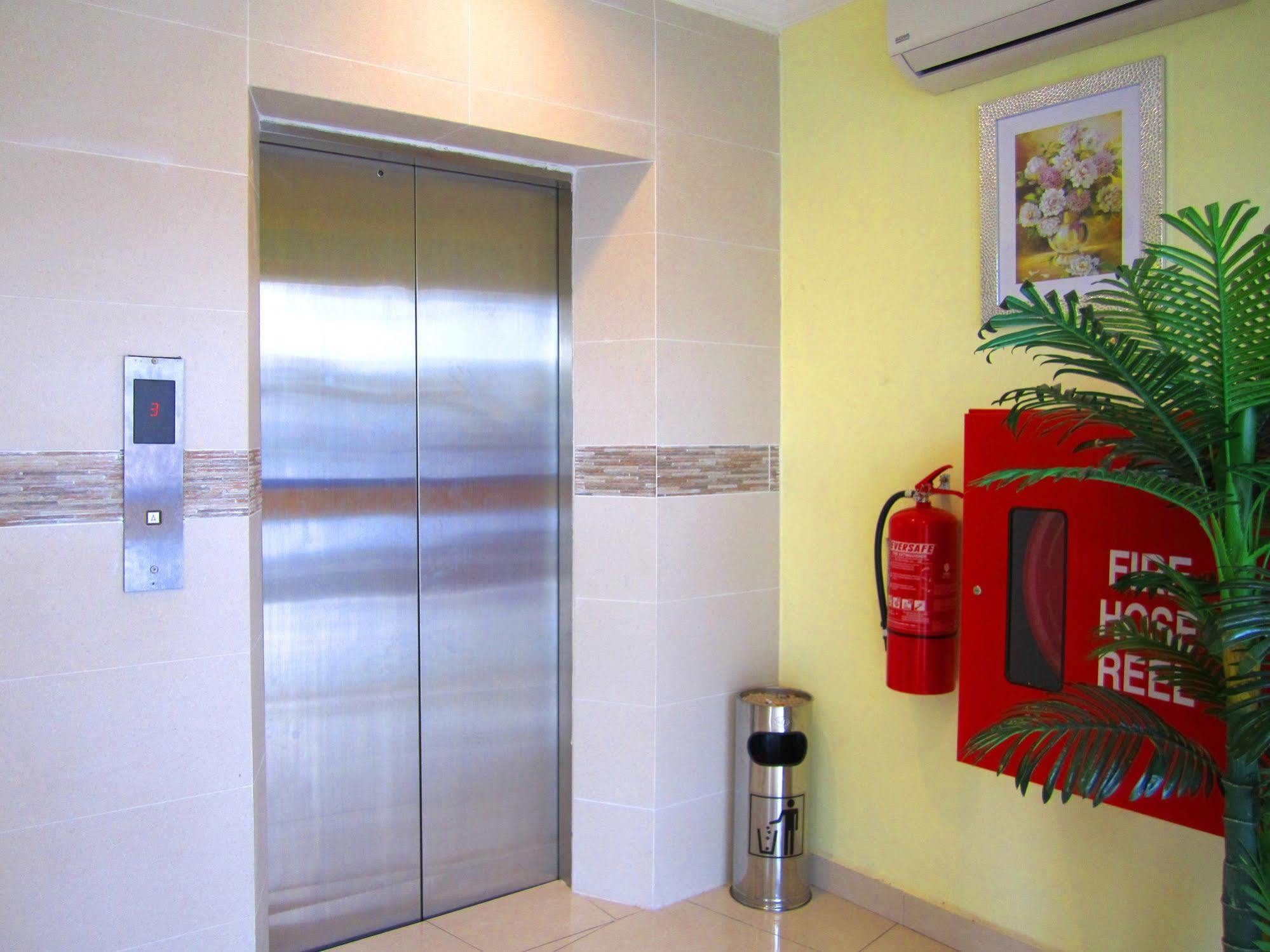 Sun Inns Hotel D'Mind Seri Kembangan Exteriér fotografie